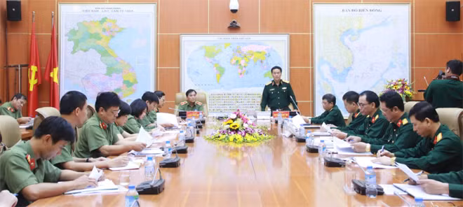 Trung tướng Huỳnh Ngọc Hà phát biểu tại Hội nghị. Trung tướng Huỳnh Ngọc Hà phát biểu tại Hội nghị.