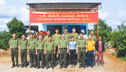 Báo CAND, Công an tỉnh Gia Lai, Công ty cổ phần đầu tư xây dựng Trung Nam trao nhà tình nghĩa tại Chư Sê (28-7-2016). Báo CAND, Công an tỉnh Gia Lai, Công ty cổ phần đầu tư xây dựng Trung Nam trao nhà tình nghĩa tại Chư Sê (28-7-2016).
