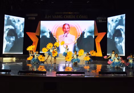 Các ca sĩ nhí trong chương trình. Ảnh Minh Trí.