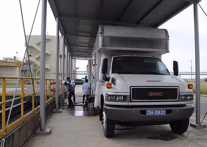 Xe quan trắc môi trường tự động của Bộ Tài nguyên – Môi trường tại Formosa Hà Tĩnh.