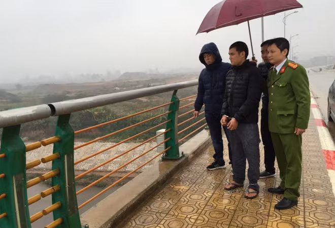 Truyện đã vứt hung khí xuống sông.