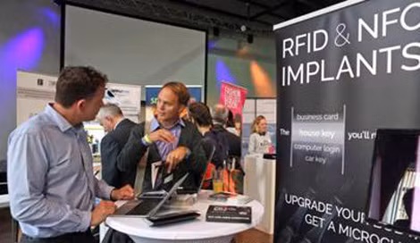 Hội chợ triển lãm ở thủ đô Berlin (Đức) hồi tháng 6-2017 về chip siêu nhỏ RFID và NFS.