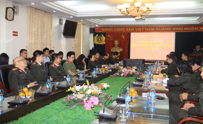 Các đại biểu tại buổi gặp mặt.