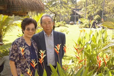 Vợ chồng nhà văn Hữu Mai.