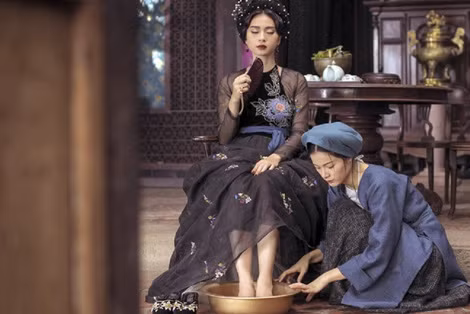 “Tấm Cám – chuyện chưa kể” - bộ phim trở thành tâm điểm chú ý trong tranh cãi quanh chuyện phim Việt bị chèn ép khi ra rạp.
