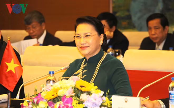 Chủ tịch Quốc hội Nguyễn Thị Kim Ngân phát biểu tại hội đàm.