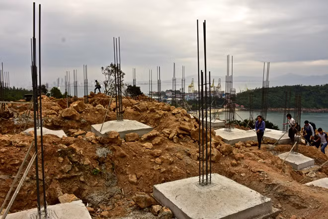 Dự án khu du lịch Biển Tiên Sa đã xới tung một góc bán đảo Sơn Trà.