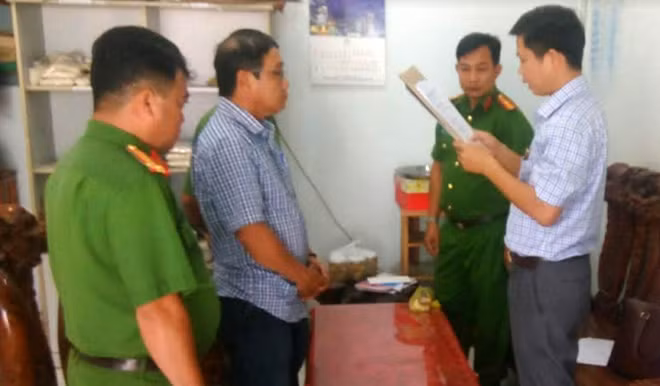 Cơ quan CSĐT Bộ Công an, đọc lệnh bắt ông Phan Văn Hiệp.