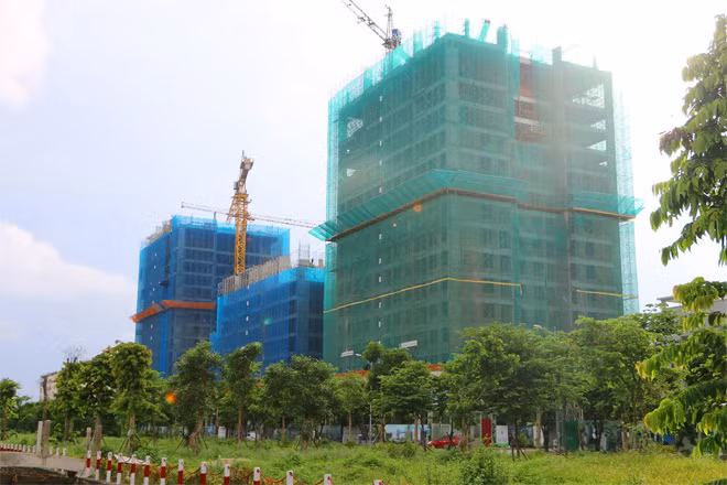 Được xây dựng chuẩn tiến độ, khách hàng tin tưởng Valencia Garden sẽ bàn giao đúng, thậm chí sớm hơn thời gian CĐT cam kết.