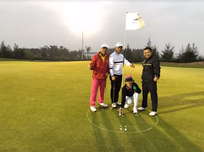 Golfer Nguyễn Thị Thanh Huyền đạt Eagle hố 12.