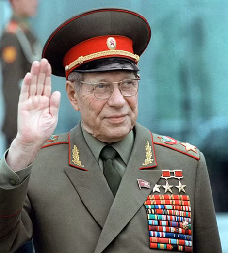 Nguyên soái, Bộ trưởng Quốc phòng Liên Xô D.Ustinov, người trong năm 1979 đã ra lệnh đưa quân vào Afghanistan.