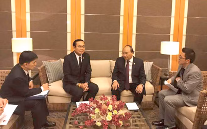Thủ tướng Chính phủ Nguyễn Xuân Phúc và Thủ tướng Vương quốc Thái Lan Prayuth Chan-ocha. Thủ tướng Chính phủ Nguyễn Xuân Phúc và Thủ tướng Vương quốc Thái Lan Prayuth Chan-ocha.