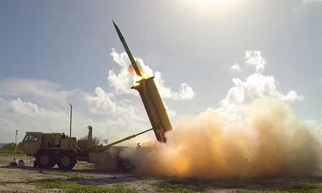 Hệ thống phòng thủ tên lửa tầm cao giai đoạn cuối (THAAD) của Mỹ tại Hàn Quốc.