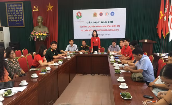 Thông tin báo chí về tháng cao điểm với chủ đề “Hành trình tri ân” kéo dài từ ngày 1-7 đến ngày 31-7-2017.