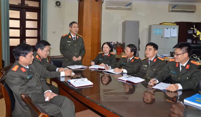 Lãnh đạo Cục Tài chính họp bàn về công tác xây dựng chiến lược, lập dự toán, kế hoạch tài chính trong lực lượng Công an năm 2018. Lãnh đạo Cục Tài chính họp bàn về công tác xây dựng chiến lược, lập dự toán, kế hoạch tài chính trong lực lượng Công an năm 2018.