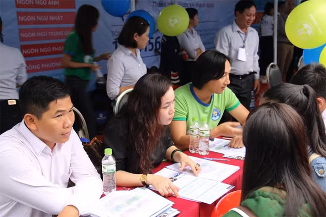 Xét tuyển theo nhóm đang được các trường kỳ vọng sẽ hạn chế được những khó khăn do thí sinh ảo gây ra. Xét tuyển theo nhóm đang được các trường kỳ vọng sẽ hạn chế được những khó khăn do thí sinh ảo gây ra.