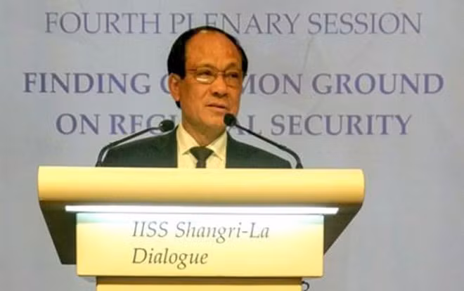 Tổng thư ký ASEAN Lê Lương Minh phát biểu tại Đối thoại Shangri-La lần thứ 16 diễn ra ở Singapore.