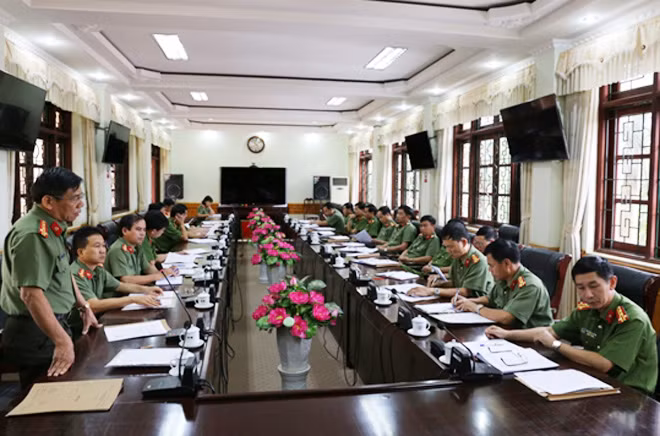 Đoàn làm việc tại UBND tỉnh Lai Châu.