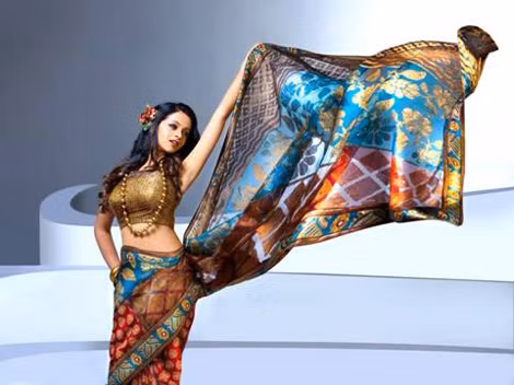 Là diễn viên ngôi sao, Bhavana còn rất đắt show chụp ảnh cho các tạp chí ở Ấn Độ.