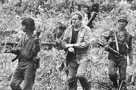 Eugene Hasenfus lúc bị quân Sandinista bắt.