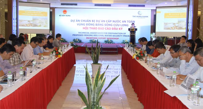 Các đại biểu tham dự hội thảo.