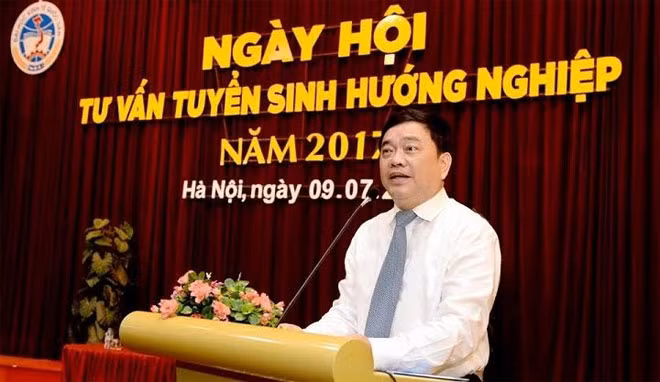 GS.TS Trần Thọ Đạt khuyên các thí sinh đạt 20 điểm trở lên hãy đăng ký vào trường Đại học Kinh tế Quốc dân.