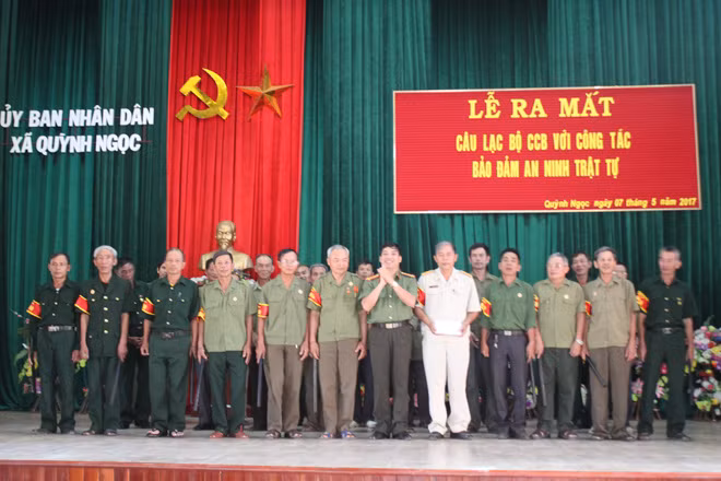 Cựu chiến binh xã Quỳnh Ngọc ra mắt mô hình đảm bảo ANTT nhằm đấu tranh với hành vi vi phạm pháp luật của các đối tượng trên địa bàn.