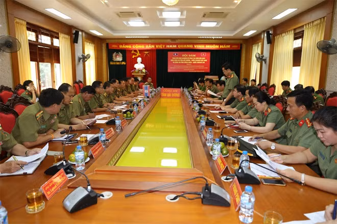 Công an hai tỉnh tổ hức Hội đàm trao đổi kinh nghiệm trong công tác đảm bảo an ninh trật tự giữa Công an hai tỉnh.