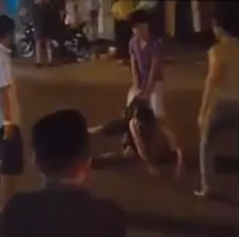 Ẩu đả, 2 nhóm thanh niên sẵn sàng xông vào nhau gây án.