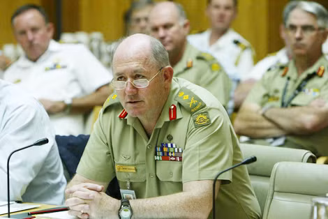 Tướng lãnh đạo ADF Peter Cosgrove năm 2003.