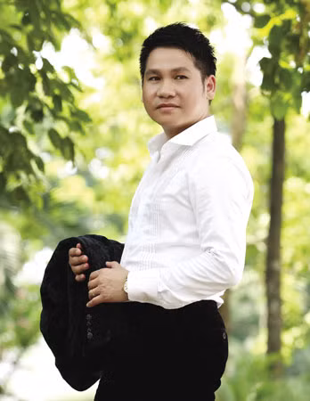 Ca sĩ Trọng Tấn.