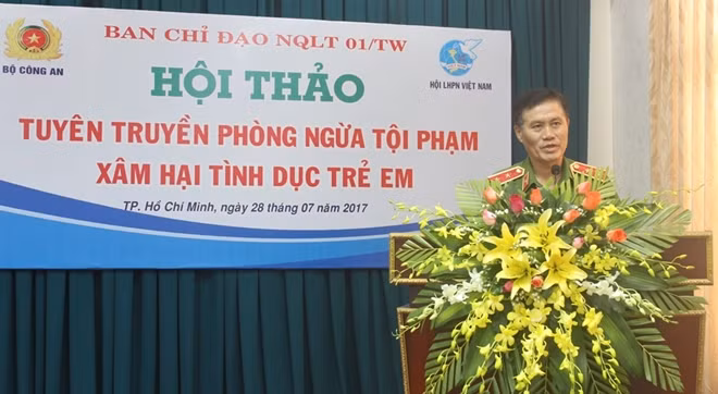 Trung tướng Đỗ Kim Tuyến, Phó Tổng cục trưởng Tổng cục Cảnh sát, phát biểu tại hội thảo.
