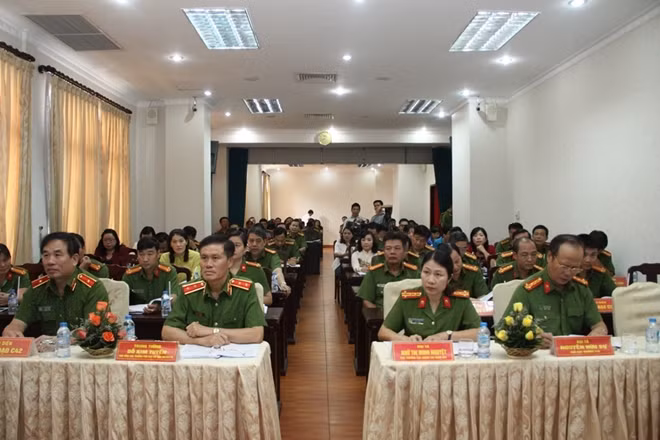 Quang cảnh buổi hội thảo.