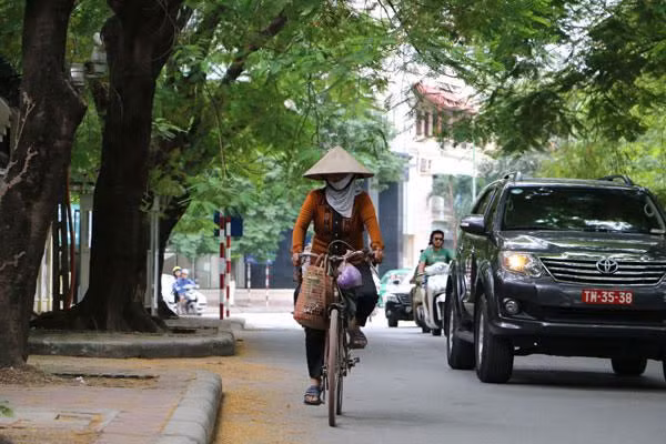 Hà Nội đón cái rét đầu mùa.