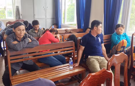 Các đối tượng tham gia đánh bạc. Các đối tượng tham gia đánh bạc.