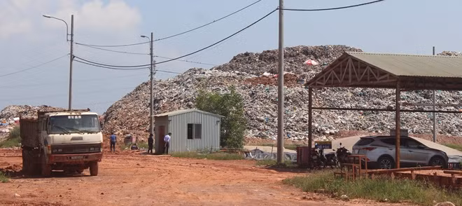 Một khu tập trung rác thải gây ô nhiễm tại Đồng Nai.