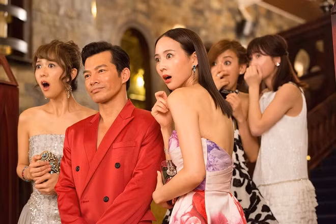 Cả 3 được dẫn dụ từ ngạc nhiên này đến ngạc nhiên khác