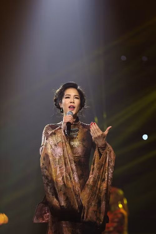 Thu Phương trở lại với Yesterday
