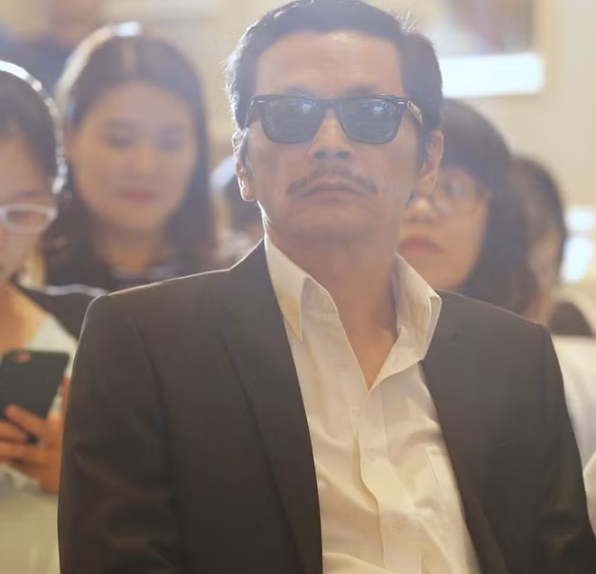 Nghệ sĩ ưu tú Trung Anh sẽ xuất hiện với hình ảnh khá "ngầu" của một găng - tơ trong "Người phán xử"