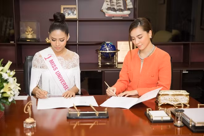 Trước đó, Nguyễn Thị Loan đã có những buổi trao đổi kinh nghiệm cùng Á hậu Dương Trương Thiên Lý