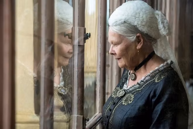 Nữ diễn viên nổi tiếng nước Anh Judi Dench trong vai nữ hoàng Victoria
