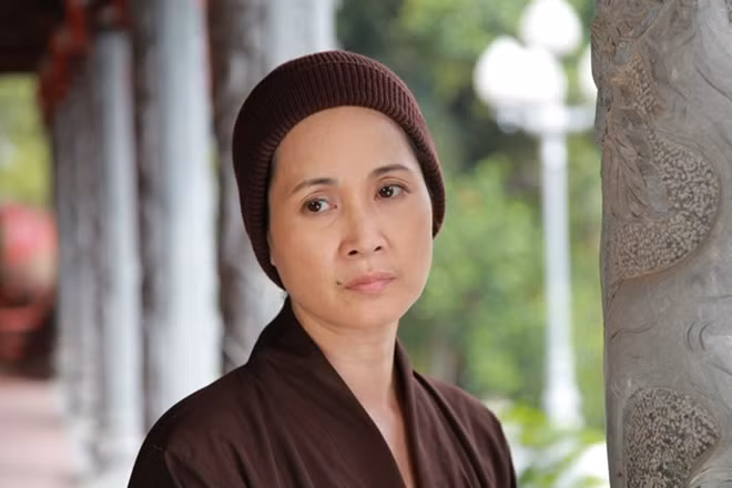 NSND Lan Hương trong vai diễn mới hoàn toàn trái ngược với nhân vật bà mẹ chồng trái tính của phim truyền hình "gây sốt" cộng đồng - "Sống chung với mẹ chồng"