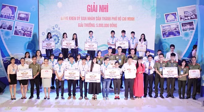 Các nhóm tác giả đạt giải Nhì
