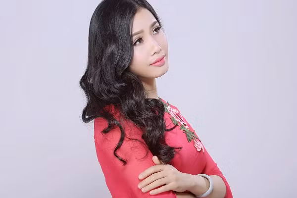 Trần Hồng Nhung - Giải Nhì cuộc thi Sao Mai năm 2009