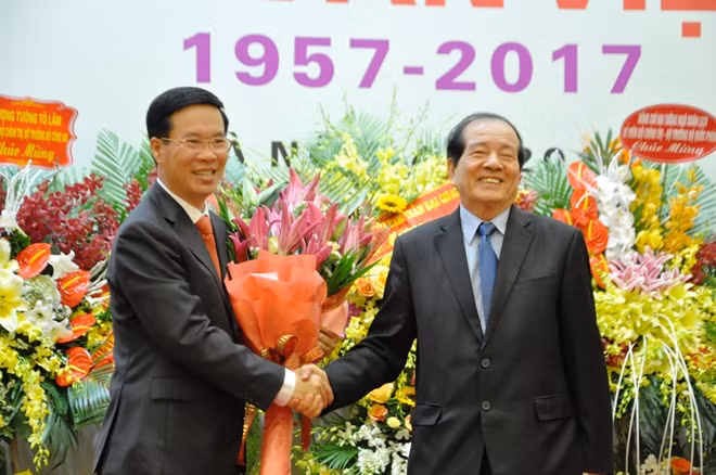 Đồng chí Võ Văn Thưởng, Ủy viên Bộ Chính trị, Trưởng ban Tuyên giáo Trung ương chúc mừng Hội Nhà văn Việt Nam tròn 60 tuổi