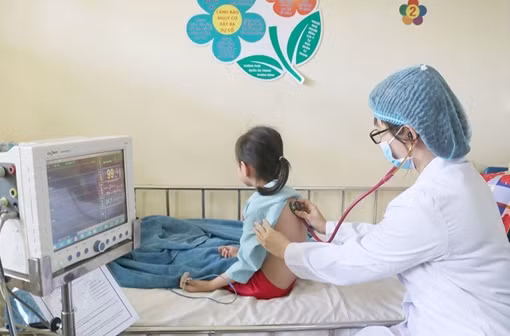 Bé gái 5 tuổi uống nhầm thuốc chuột