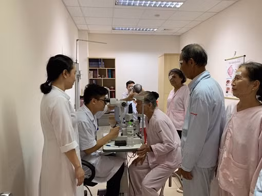 Già hóa dân số và nỗi lo bệnh tật kép ảnh 1