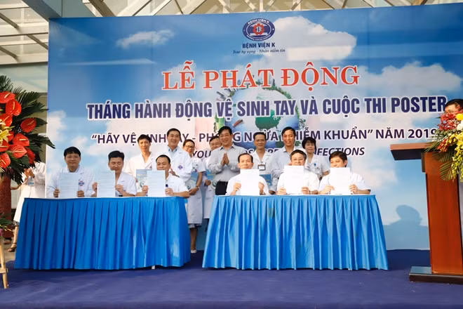 Bệnh viện K tổ chức ký cam kết thực hiện vệ sinh tay