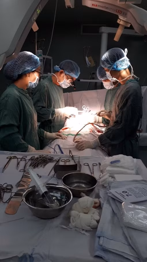 Cứu sống nạn nhân bị đâm thủng tim, phổi ảnh 3