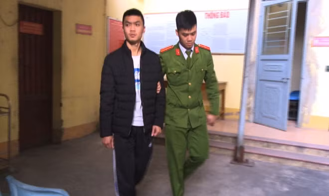 Khải bị bắt giữ